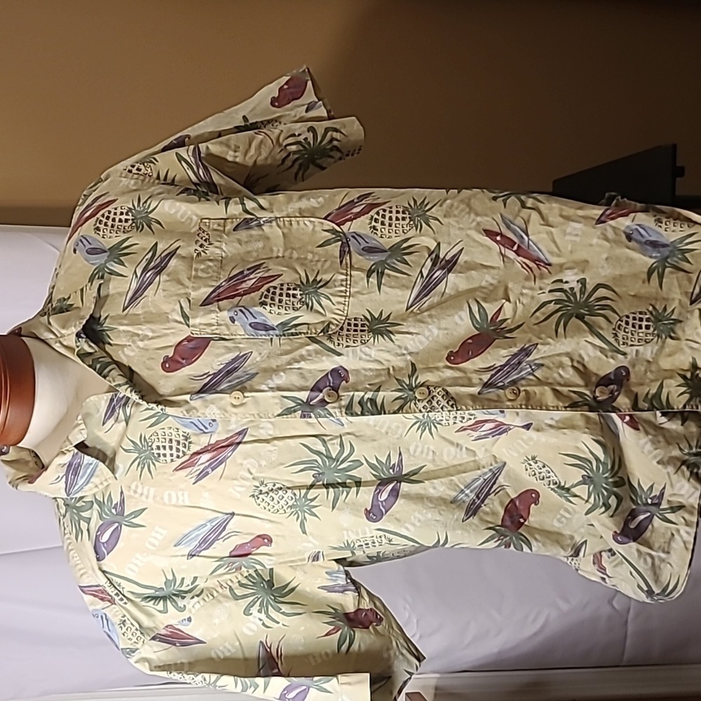 Woolrich men’s cotton Hawaiian shirt.
